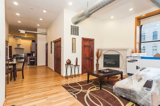 Photo - 548 N Wells St Unit 3