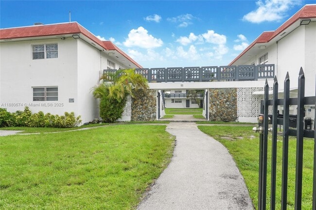 Building Photo - 111 NW 152nd St Unit 17 Rental
