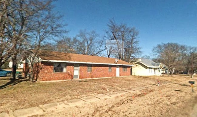 Building Photo - MAIN.216 A-B Unit B
