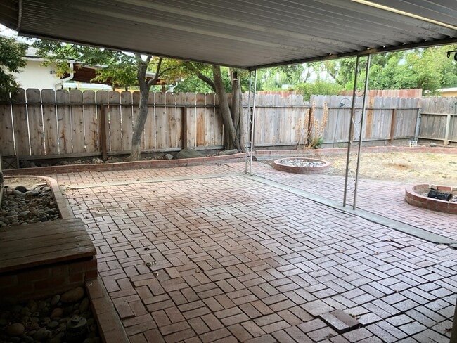 2113 Gordon Ave