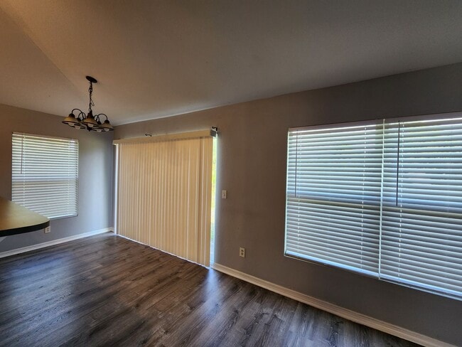 Photo - 977-979 Graystone Ave Unit 977 Graystone Ave