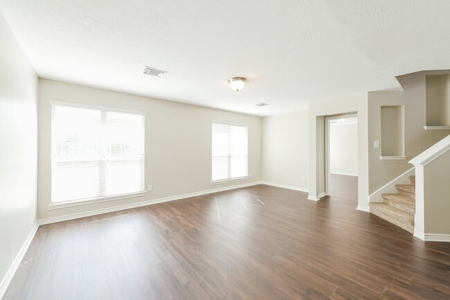 Photo - 19811 Lindenwick Ct