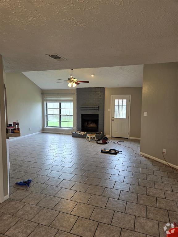Building Photo - 2609 Live Oak St Rental