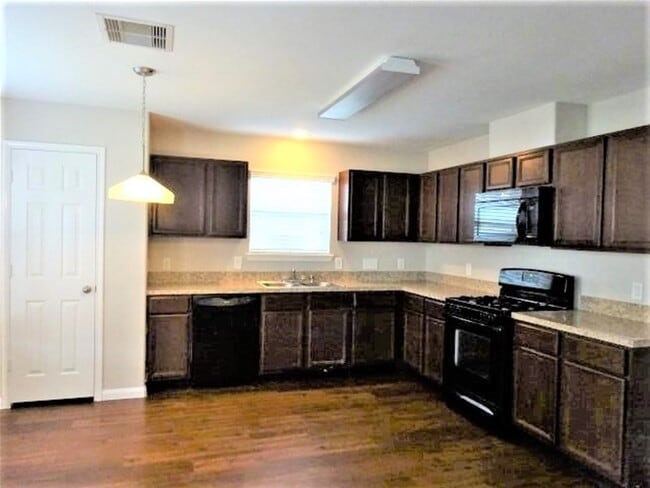 Photo - 21426 Partha Way