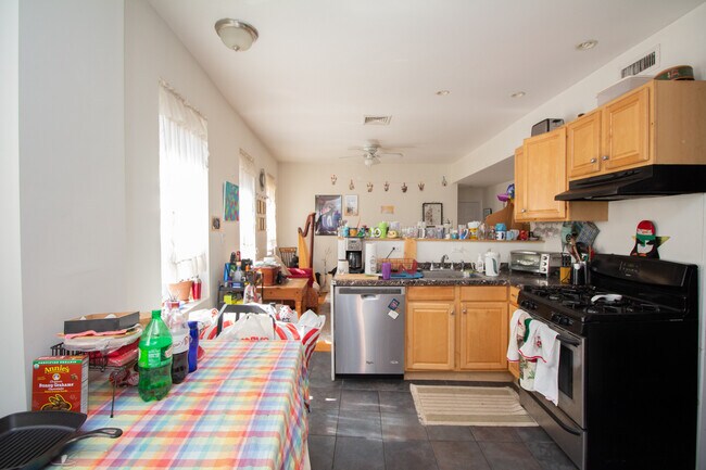 246 Market St Unit 1