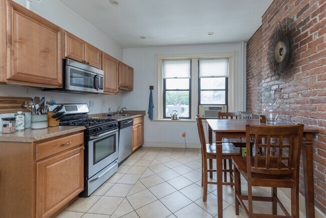 Photo - 65 Berkeley St Unit 2A
