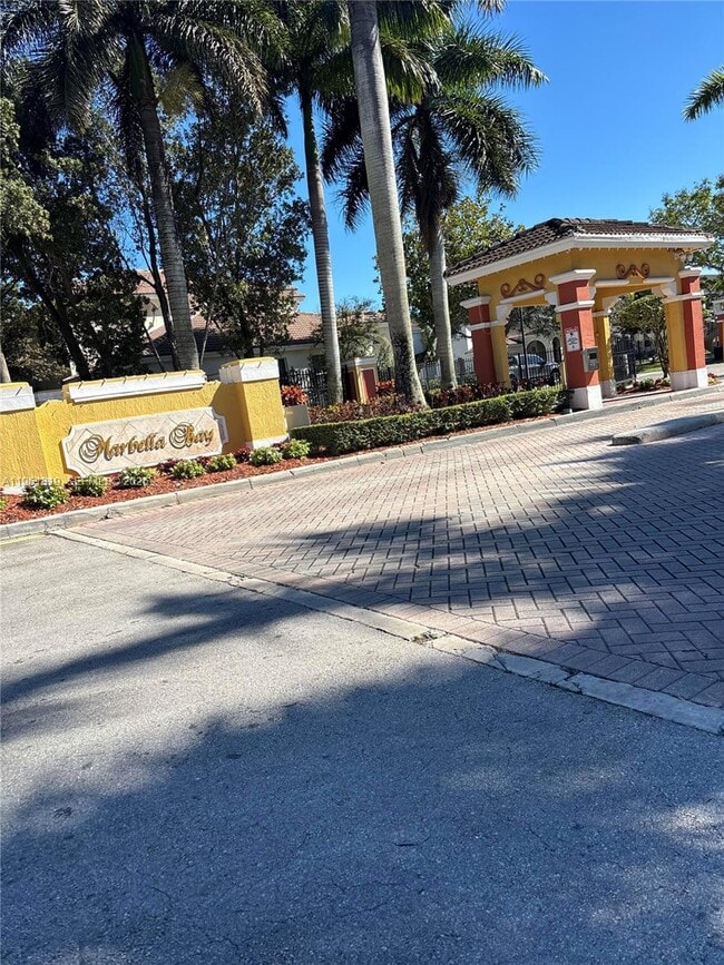 Building Photo - 1044 NE 42nd Terrace