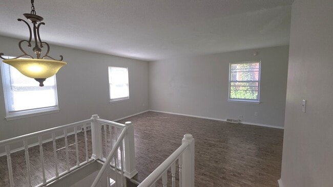 Photo - Welcome home to this beautiful Blue Spring...