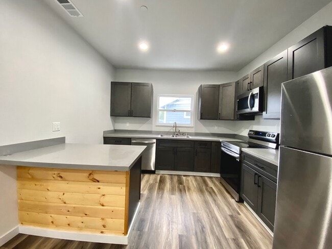 Photo - 1022 Villa Way