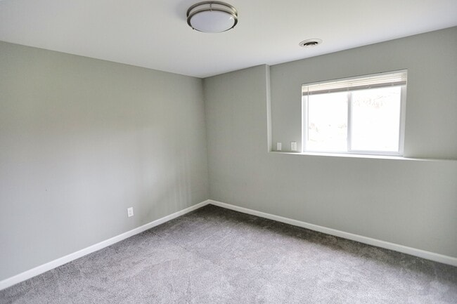 Photo - 865 Grand Ave NE Unit #C