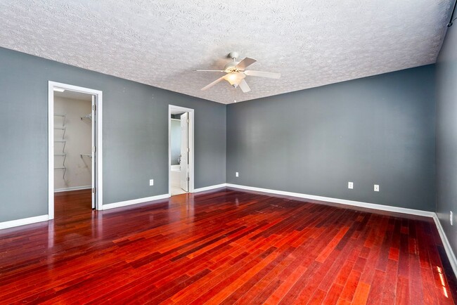 Photo - 4264 Live Oak Dr