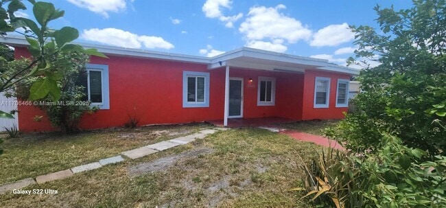 Building Photo - 15640 NW 159th St Rd Unit 15640 Rental
