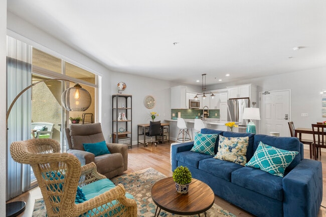 1501 Front St Unit 235