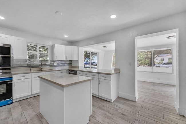 Photo - 16200 NE 3rd Ave