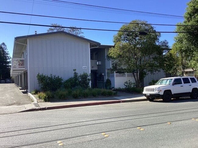 Photo - Upper level 1 bedroom newly remodel walking distance to downtown