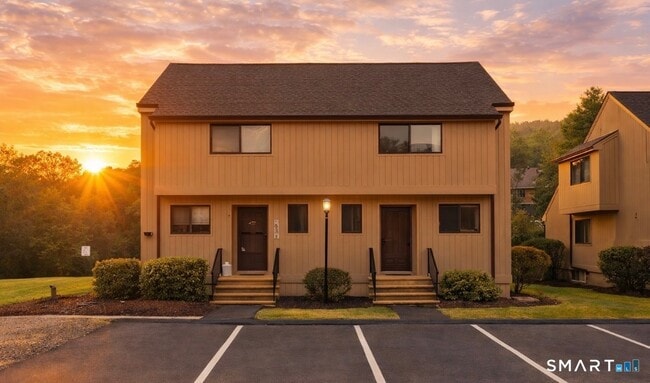 Building Photo - 9 Avon Ct Unit 9