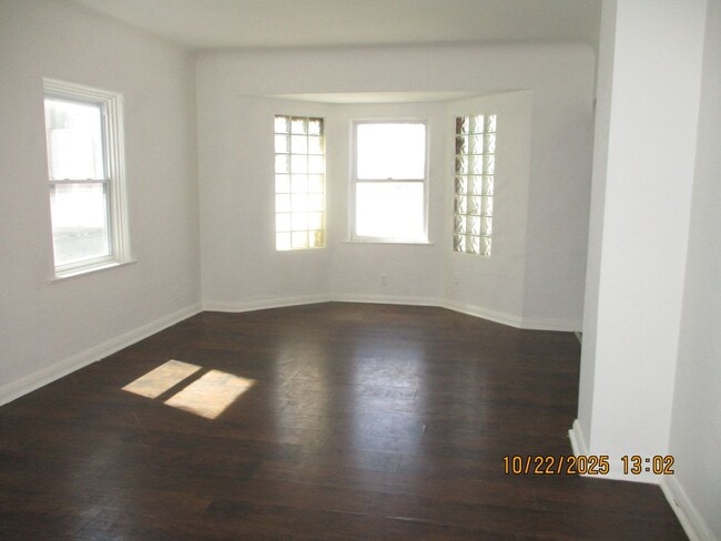 Photo - Coastal living at its best -spacious 3-bed... Unidad 9