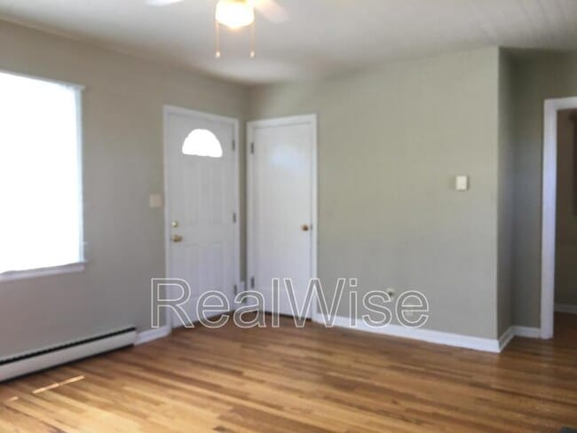 Photo - 1239 NW Dogwood Ave