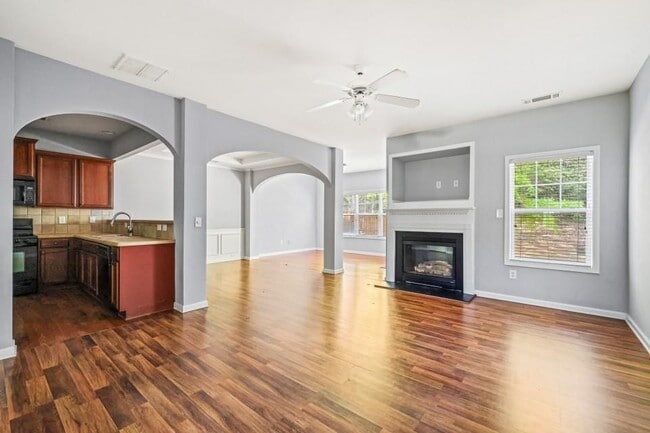 Photo - 2892 Cross Creek Dr