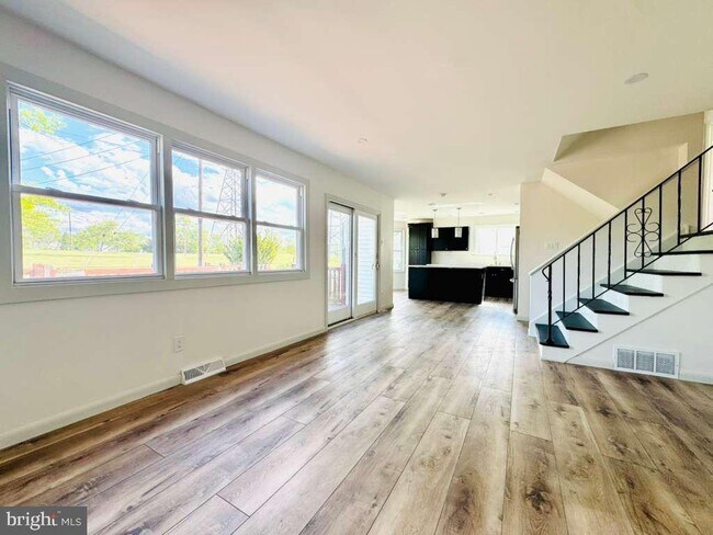 Photo - 7420 Wyndam Rd