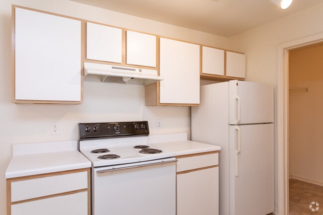 2BR,2BA - Carlyle Place Apartments