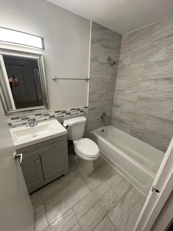 Photo - 420 Meadows Cir
