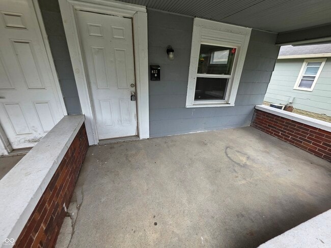 Photo - 833 N Gladstone Ave