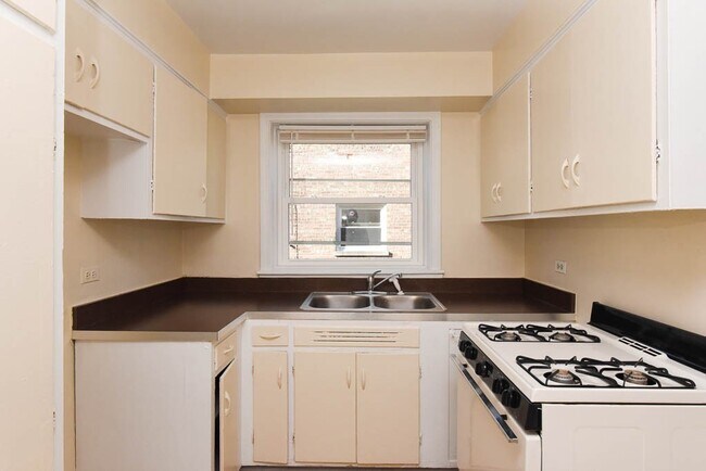 Photo - 2723 W Berwyn Ave Unidad 3