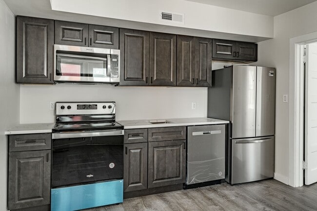 Photo - 324-326 Darby Rd-1R Unit 1R