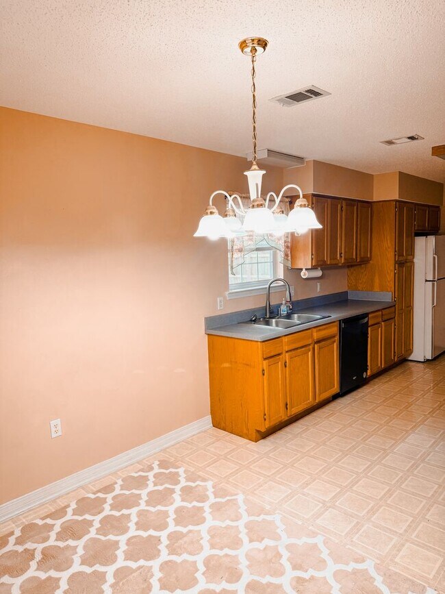 Photo - 223 Runnymeade Dr