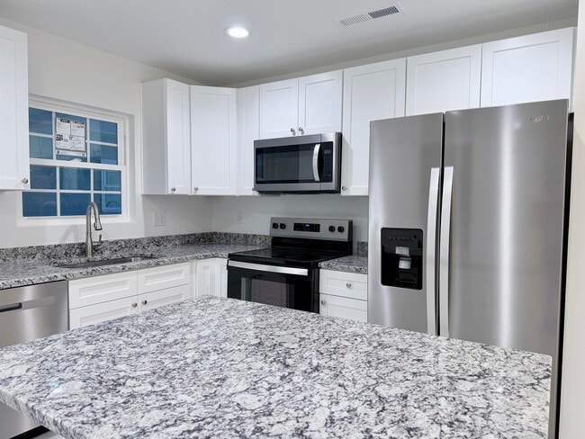 Photo - 179 Charter Dr