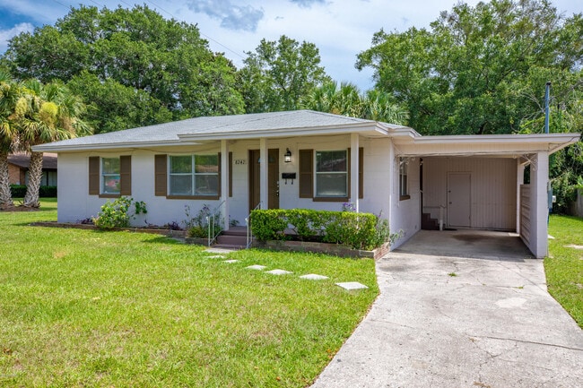 8242 Lone Star Rd