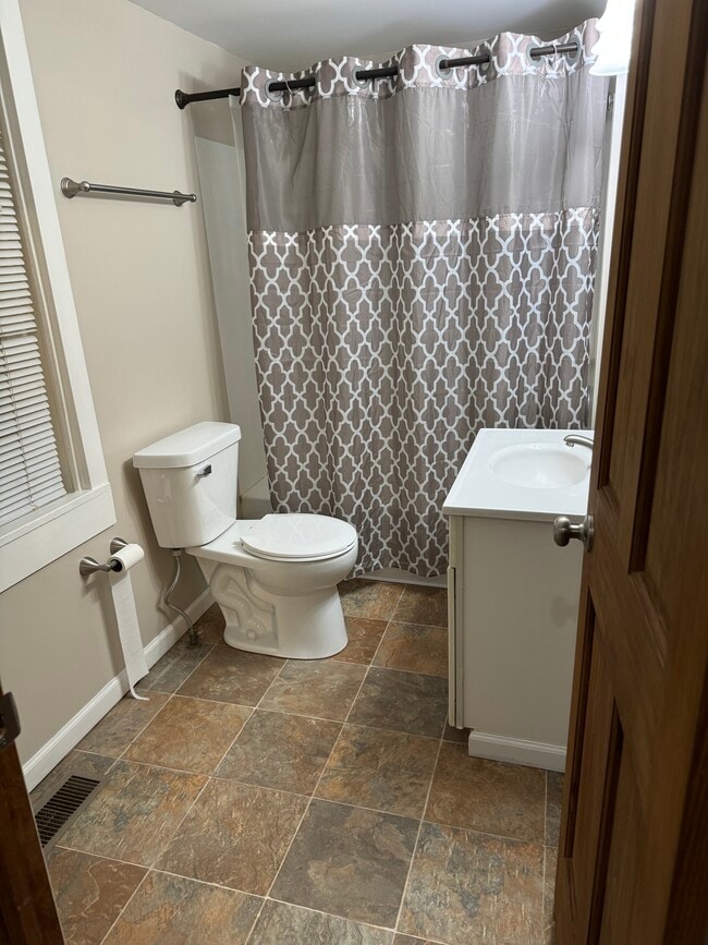 Photo - 672 N Jefferson St