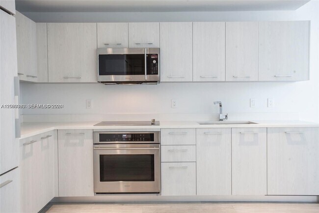 Photo - 55 SW 9th St Unidad 1907