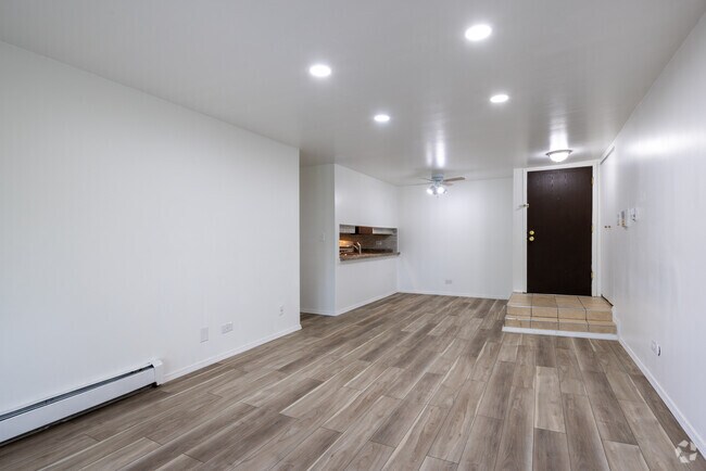 2BR, 1BA - 954SF - Dining Room