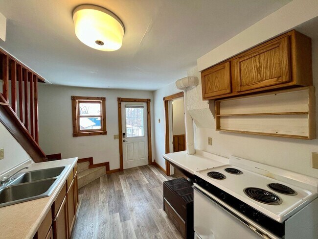 Photo - 117 Spruce St Unit #B