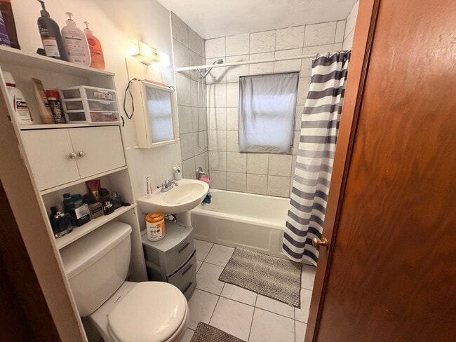 Photo - Spacious and Updated 4 Bed, 2 bath!!