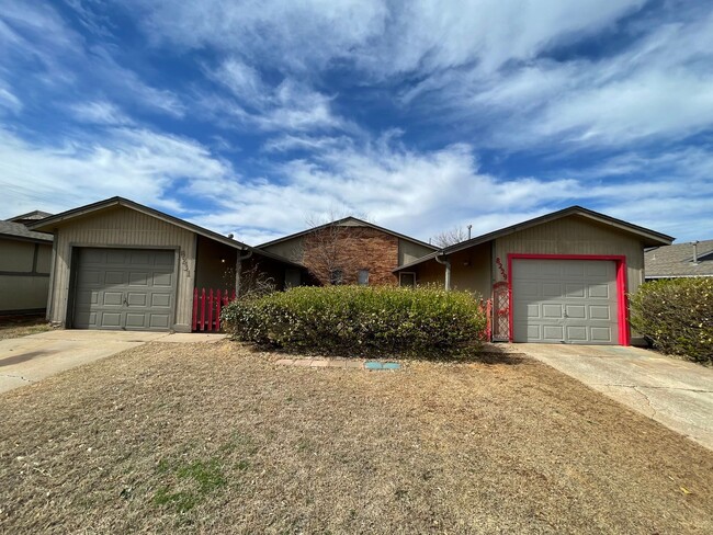 2 bedroom duplex for rent in SW OKC near I... - 2 bedroom duplex for rent in SW OKC near I... House