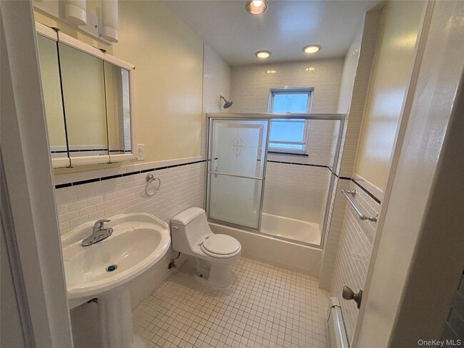 Photo - 30-16 154th St