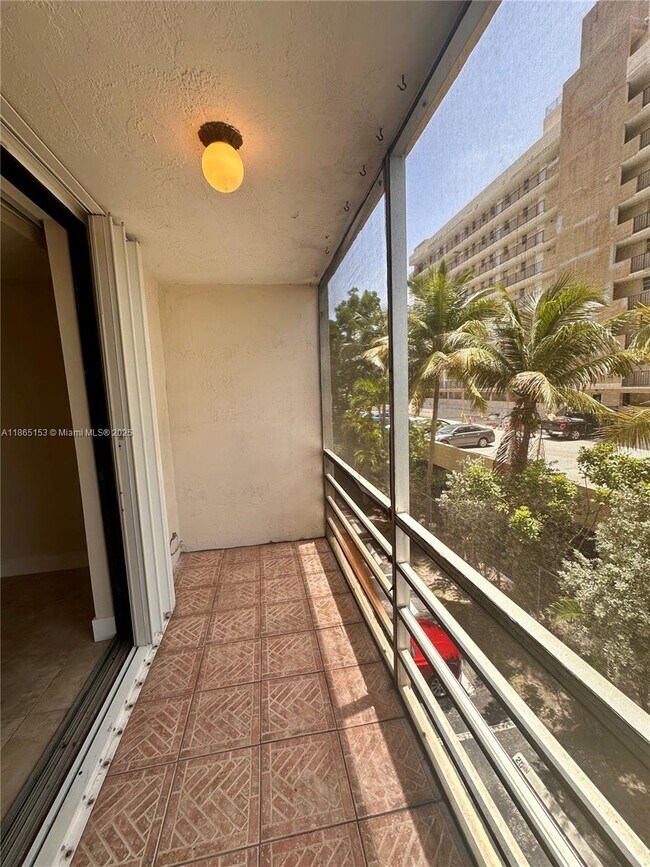 Photo - 2935 NE 163rd St Unit 3P