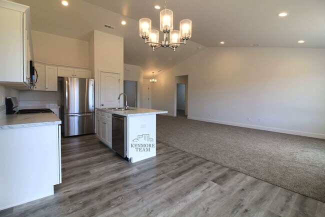 Photo - 3 Bed/2 Bath + an Office Pasco Home