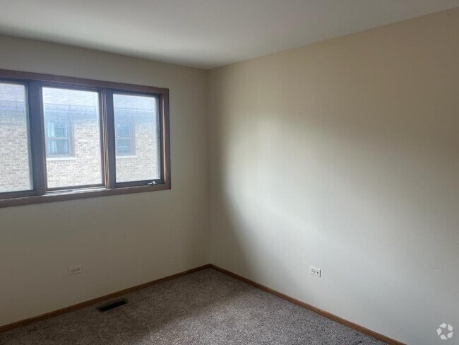 Building Photo - 5847 W 87th St Unit #2 Rental