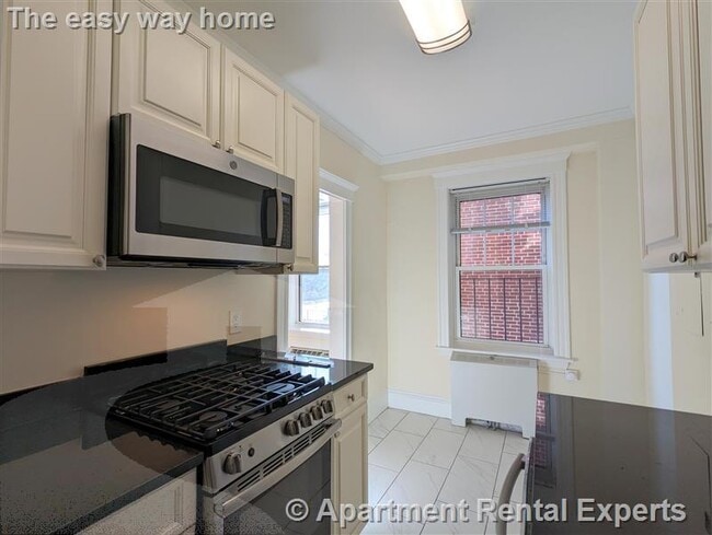 Building Photo - 26 Chauncy St Rental