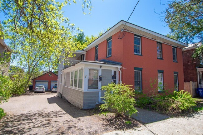 Building Photo - 55 Monroe St Unit 3 Rental