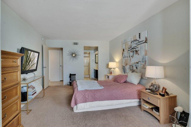 Photo - 5301 E Waverly Dr Unit 140