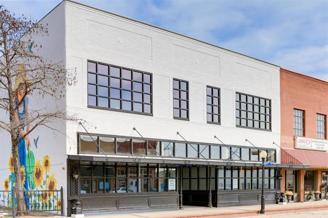 Photo - 115 E Moore Ave