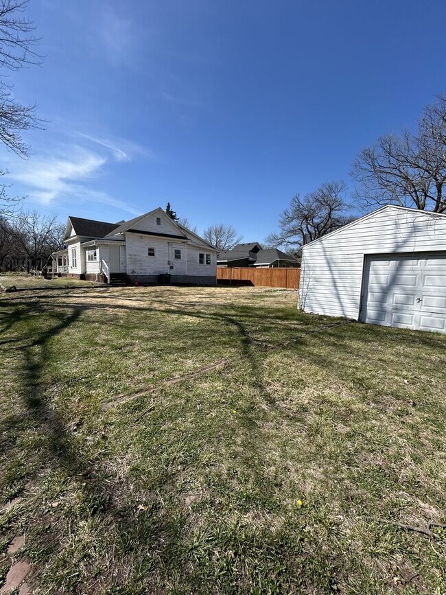 Photo - Remodeled And Very Adorable 3 Bedroom/2 Bathroom House