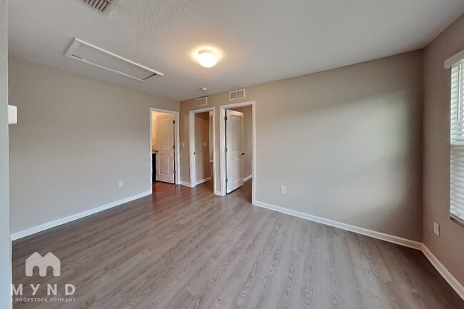 Photo - 752 Henley Ct