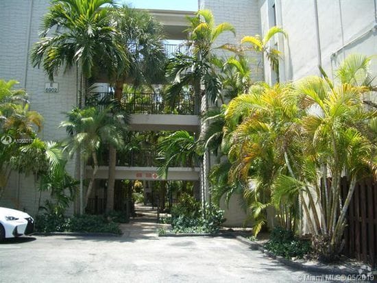 Building Photo - 6904 N Kendall Dr Unit F202 Rental