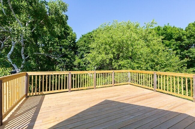 Photo - 126 Monument St